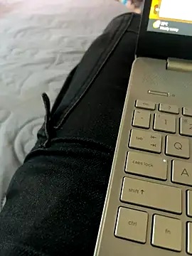 Snapshot of R32RLINE chatting on 09.13.25 R32RLINE online show from 09.13.25