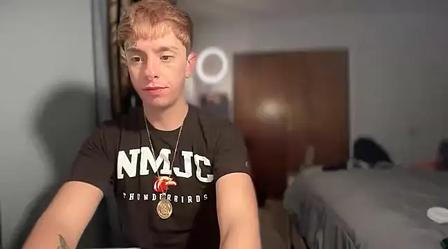 Snapshot of twentywithafelonyy chatting on 12.13.24 twentywithafelonyy online show from 12.13.24