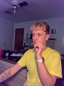 Snapshot of twentywithafelonyy chatting on 02.26.25 twentywithafelonyy online show from 02.26.25