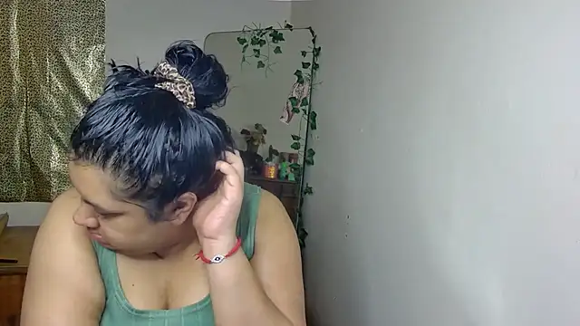 Snapshot of GoddessLorenaTheeSiren chatting on 09.09.25 GoddessLorenaTheeSiren online show from 09.09.25