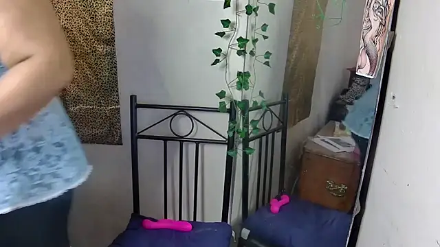 Snapshot of GoddessLorenaTheeSiren chatting on 10.07.25 GoddessLorenaTheeSiren online show from 10.07.25