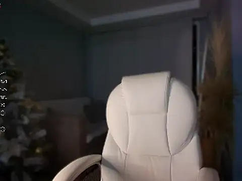 Snapshot of auroracaruso11 chatting on 12.11.24 auroracaruso11 online show from 12.11.24