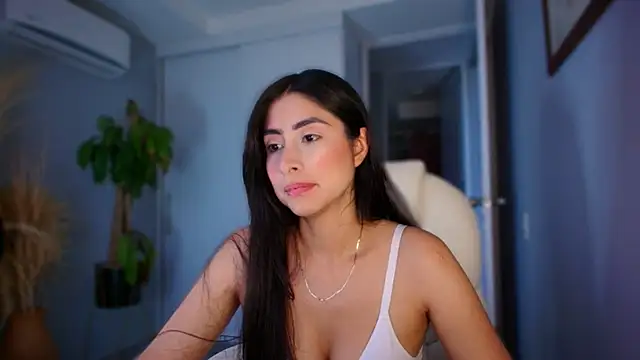 Snapshot of auroracaruso11 chatting on 09.24.25 auroracaruso11 online show from 09.24.25