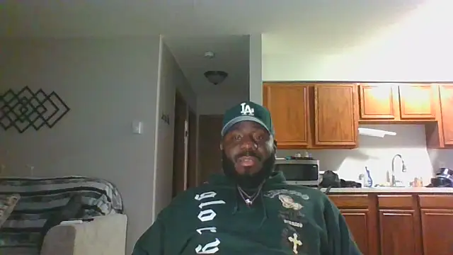 Stayinalive1992 online show from 12.17.24