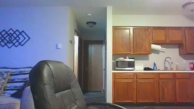 Stayinalive1992 online show from 01.20.25