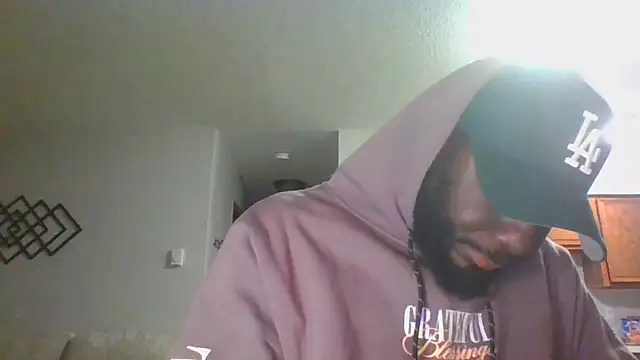 Stayinalive1992 online show from 10.28.25