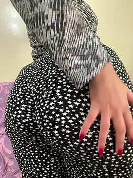 Snapshot of Layla-daloua chatting on 03.26.26 Layla-daloua online show from 03.26.26