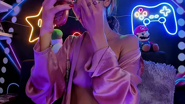 ParisFox  online show from 03.18.25