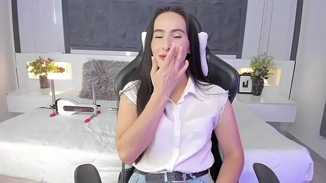 SaraGomez1 online show from 11.12.25