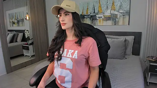 SaraGomez1 online show from 06.17.26