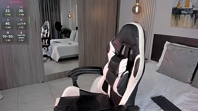SaraGomez1 online show from 07.15.26