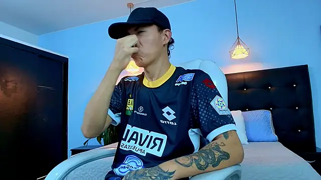 Lobo 17  online show from 03.19.25