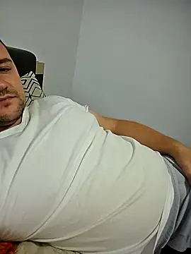 Snapshot of KarlosCarutox chatting on 10.04.25 KarlosCarutox online show from 10.04.25