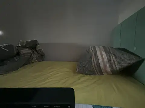 Snapshot of sweetspider35 chatting on 01.27.25 sweetspider35 online show from 01.27.25