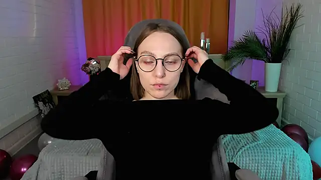 Snapshot of AphexQueen chatting on 02.09.25 AphexQueen online show from 02.09.25