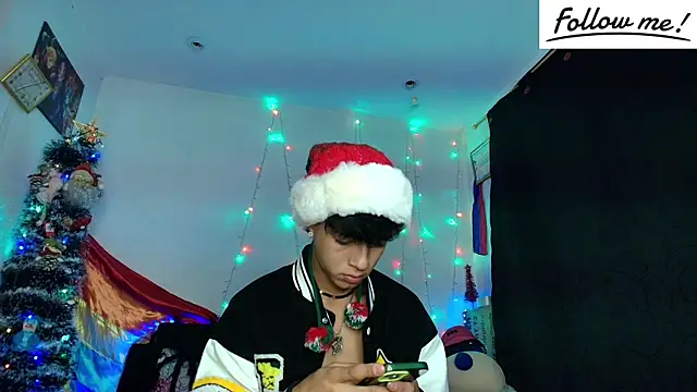 Snapshot of twink_sebas_ chatting on 12.24.24 twink sebas  online show from 12.24.24