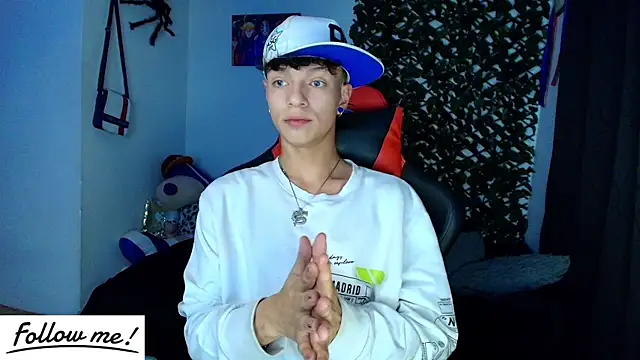 Snapshot of twink_sebas_ chatting on 01.31.25 twink sebas  online show from 01.31.25