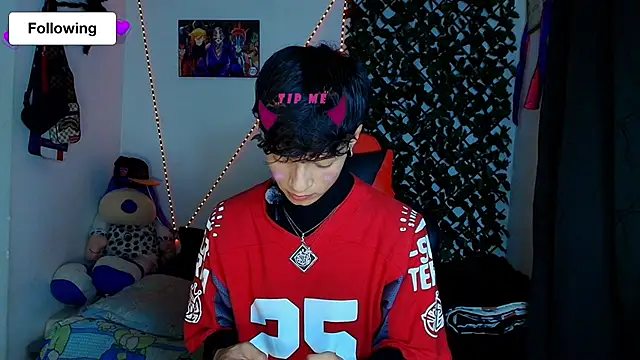 Snapshot of twink_sebas_ chatting on 02.26.25 twink sebas  online show from 02.26.25