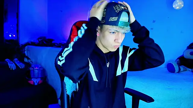 twink sebas  online show from 11.18.25