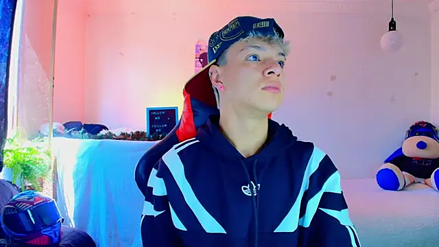 twink sebas  online show from 11.18.25