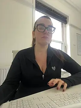 Snapshot of Miss_Stassi chatting on 02.03.25 Miss Stassi online show from 02.03.25