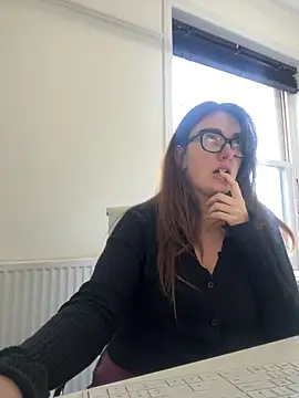 Snapshot of Miss_Stassi chatting on 02.05.25 Miss Stassi online show from 02.05.25