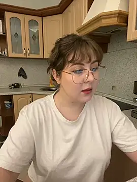 Snapshot of cinnabon_ chatting on 12.01.24 cinnabon  online show from 12.01.24