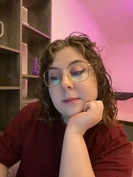 Snapshot of cinnabon_ chatting on 12.14.24 cinnabon  online show from 12.14.24