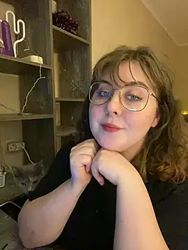 Snapshot of cinnabon_ chatting on 01.10.25 cinnabon  online show from 01.10.25