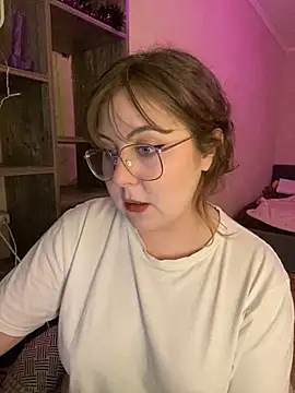 Snapshot of cinnabon_ chatting on 01.18.25 cinnabon  online show from 01.18.25