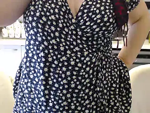 Snapshot of Erotica333 chatting on 03.14.25 Erotica333 online show from 03.14.25