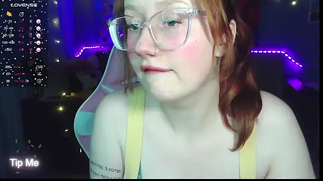 Snapshot of KrisTyBooBsin chatting on 12.21.24 KrisTyBooBsin online show from 12.21.24