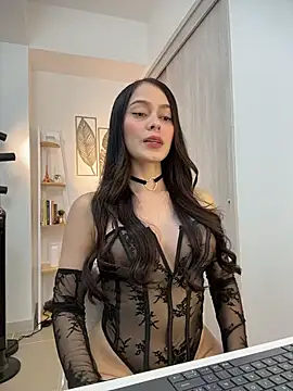 Snapshot of rubyhill_2711 chatting on 12.04.25 rubyhill 2711 online show from 12.04.25