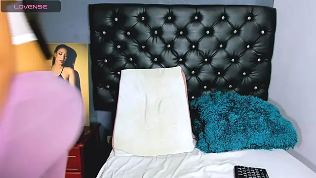 catalinamuss  online show from 12.04.25