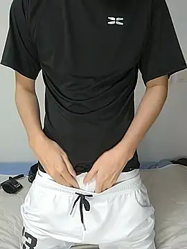 Snapshot of itsme_LEON chatting on 03.05.25 itsme LEON online show from 03.05.25