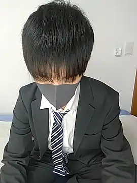 Snapshot of itsme_LEON chatting on 03.08.25 itsme LEON online show from 03.08.25