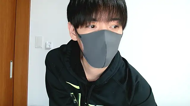 Snapshot of itsme_LEON chatting on 03.17.25 itsme LEON online show from 03.17.25