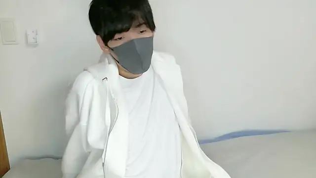 Snapshot of itsme_LEON chatting on 12.01.25 itsme LEON online show from 12.01.25