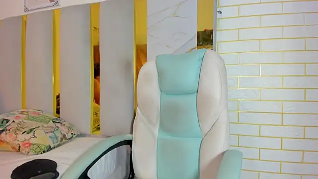 Lia Ashley online show from 11.28.25