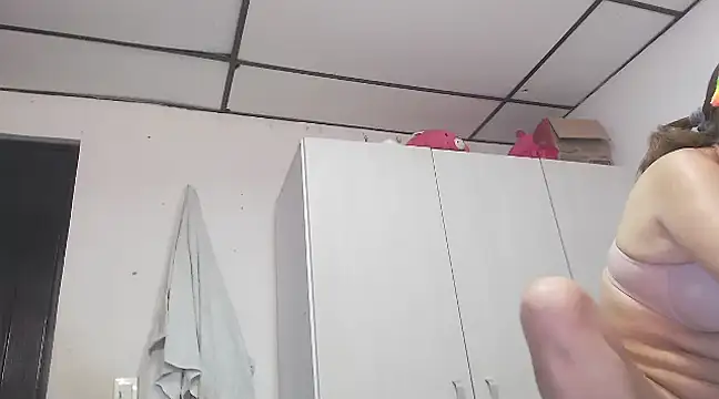 Snapshot of catalinadiaz666 chatting on 12.21.24 catalinadiaz666 online show from 12.21.24