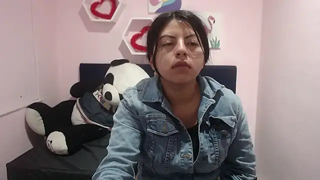 Snapshot of CarolineBrunx chatting on 02.28.25 CarolineBrunx online show from 02.28.25