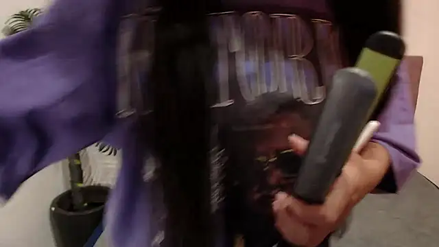 Snapshot of CarolineBrunx chatting on 03.04.25 CarolineBrunx online show from 03.04.25