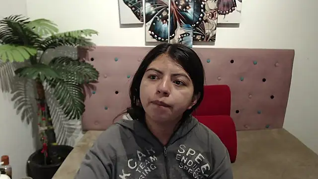 Snapshot of CarolineBrunx chatting on 03.10.25 CarolineBrunx online show from 03.10.25