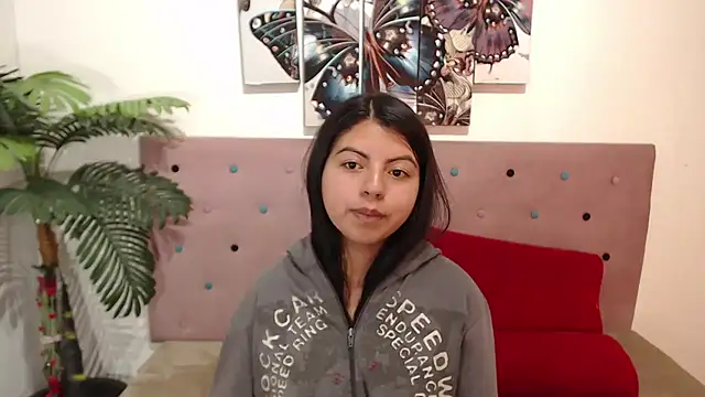 Snapshot of CarolineBrunx chatting on 03.10.25 CarolineBrunx online show from 03.10.25