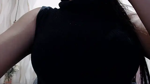 Snapshot of CarolineBrunx chatting on 09.12.25 CarolineBrunx online show from 09.12.25