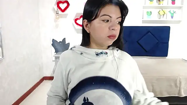 Snapshot of CarolineBrunx chatting on 10.04.25 CarolineBrunx online show from 10.04.25