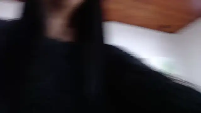 Snapshot of CarolineBrunx chatting on 10.28.25 CarolineBrunx online show from 10.28.25