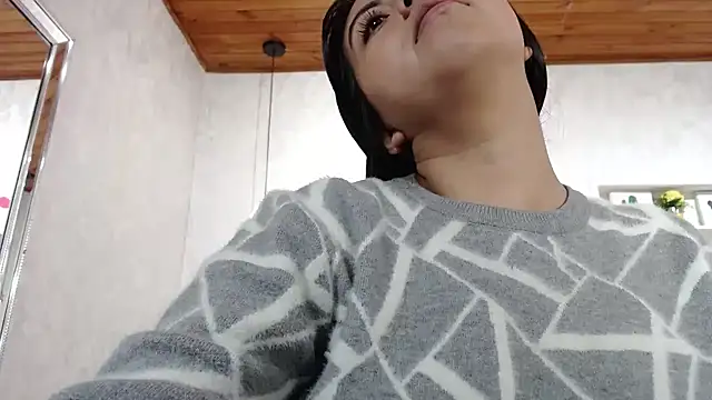 Snapshot of CarolineBrunx chatting on 10.30.25 CarolineBrunx online show from 10.30.25