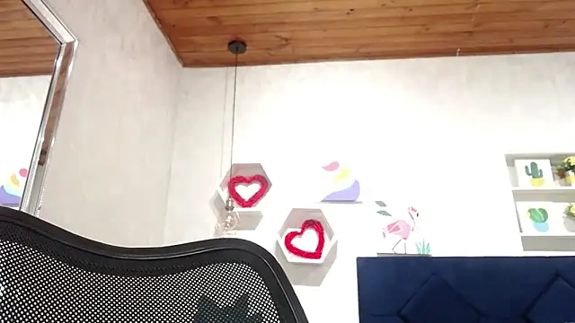 Snapshot of CarolineBrunx chatting on 11.13.25 CarolineBrunx online show from 11.13.25