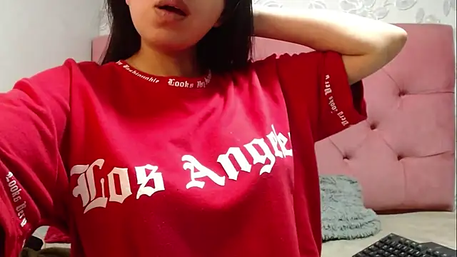 Snapshot of CarolineBrunx chatting on 12.03.25 CarolineBrunx online show from 12.03.25